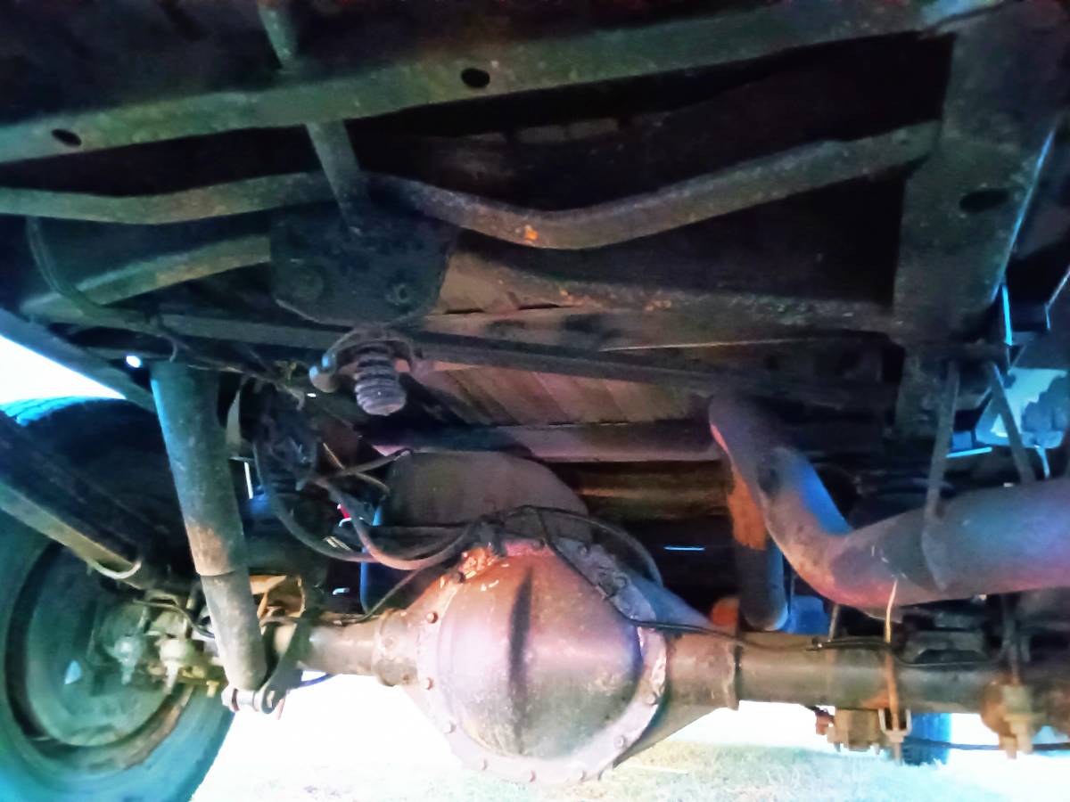 Chevrolet-Silverado-2500hd-1988-brown-8