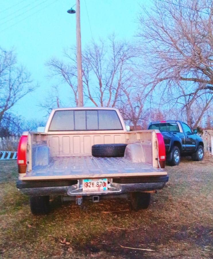 Chevrolet-Silverado-2500hd-1988-brown-9