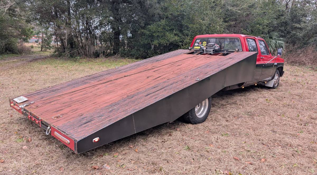 Chevrolet-Silverado-3500-1985-black-2