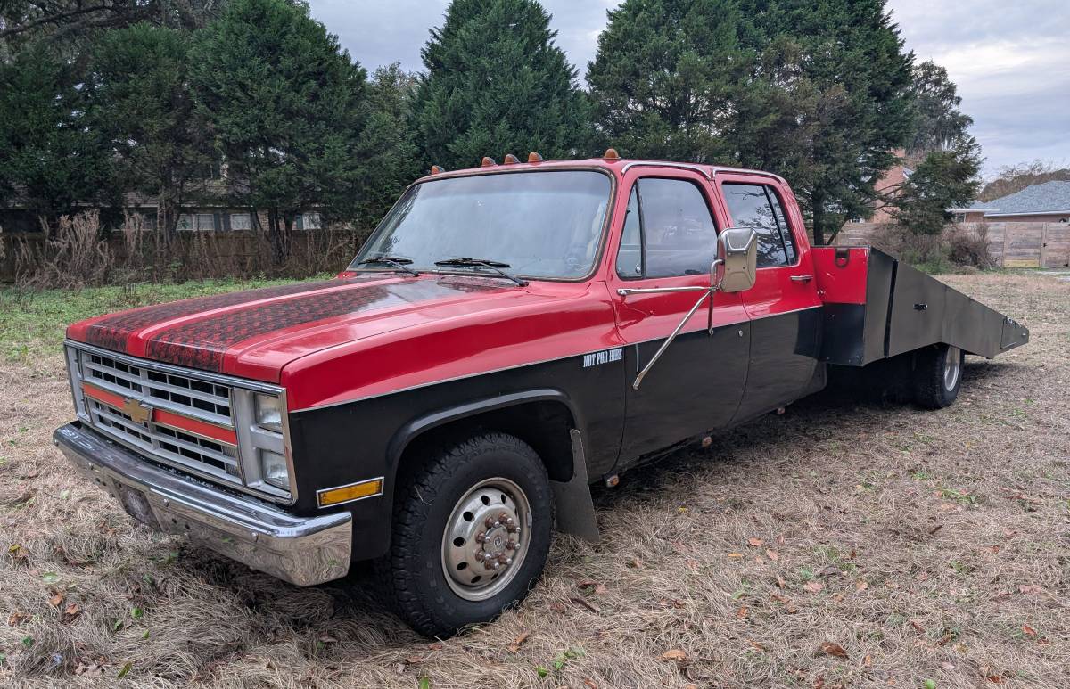 Chevrolet-Silverado-3500-1985-black-3