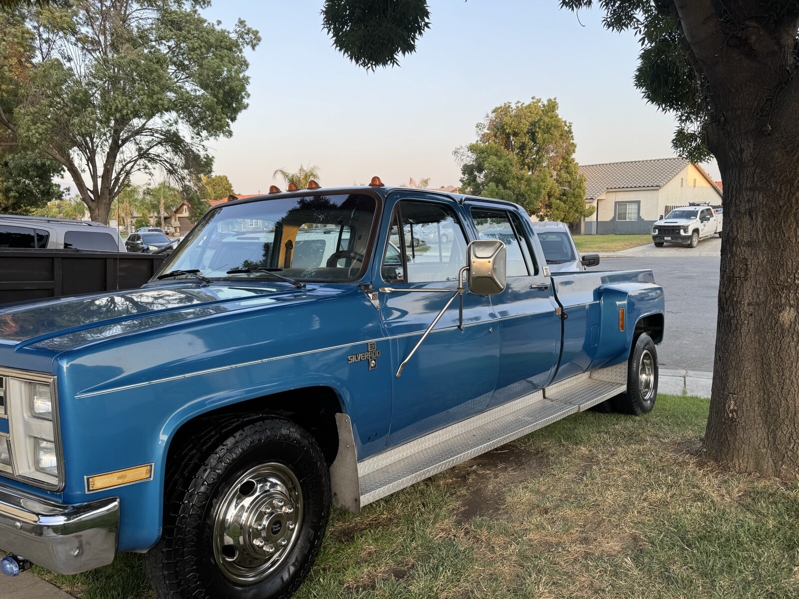Chevrolet-Silverado-3500-1988-1
