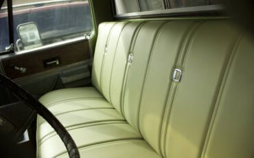Chevrolet-Silverado-k-20-1976-green-13