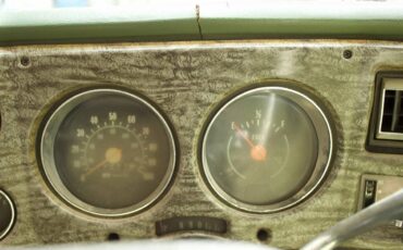 Chevrolet-Silverado-k-20-1976-green-21