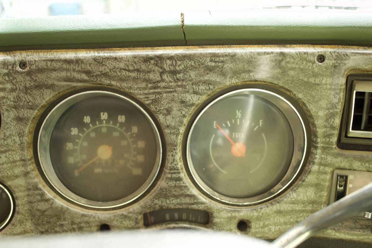 Chevrolet-Silverado-k-20-1976-green-21