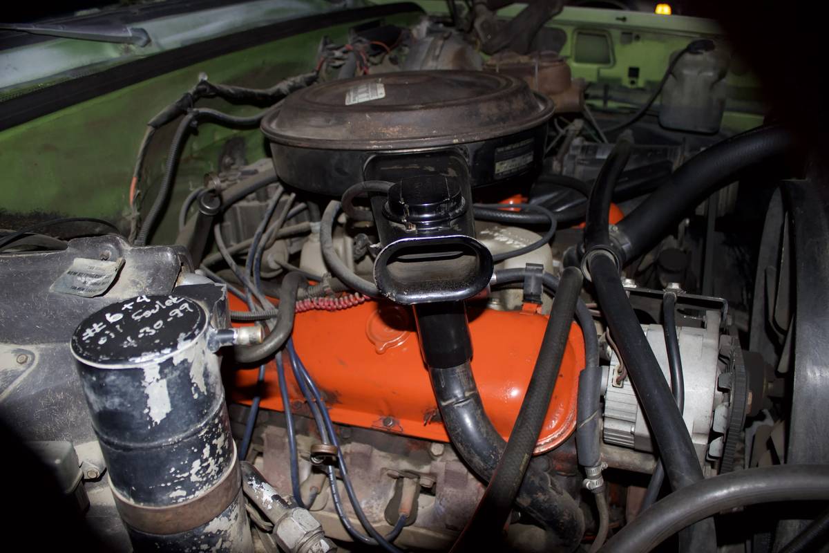 Chevrolet-Silverado-k-20-1976-green-8