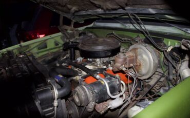Chevrolet-Silverado-k-20-1976-green-9