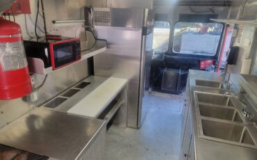 Chevrolet-Step-van-gruman-p30-1995-orange-3