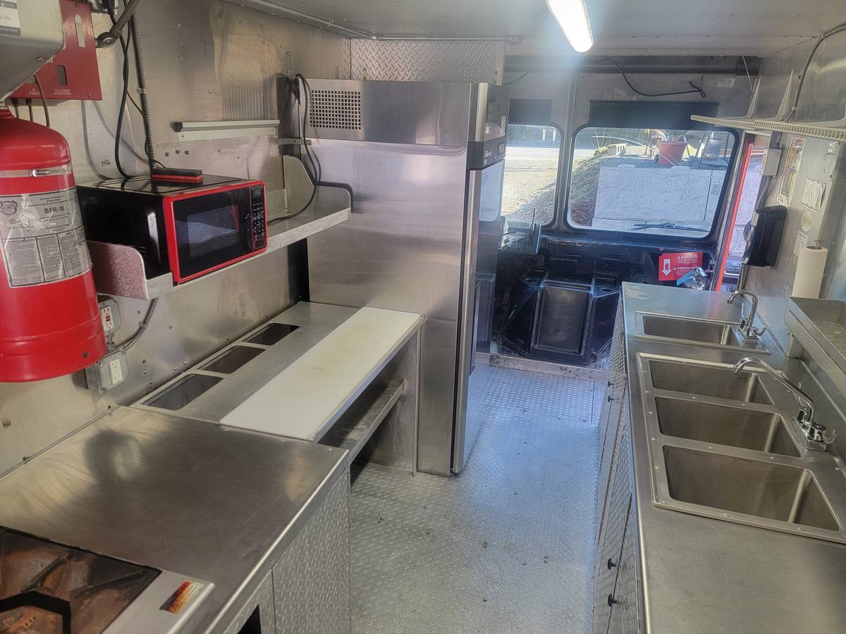 Chevrolet-Step-van-gruman-p30-1995-orange-3