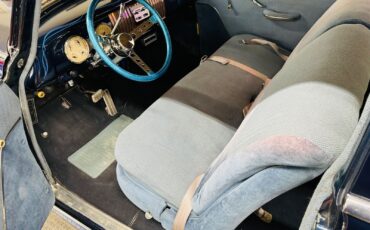 Chevrolet-Styleline-Deluxe-1952-SEDAN-15