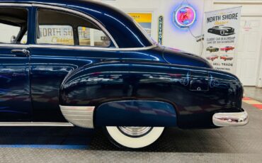 Chevrolet-Styleline-Deluxe-1952-SEDAN-19