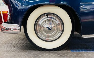 Chevrolet-Styleline-Deluxe-1952-SEDAN-21