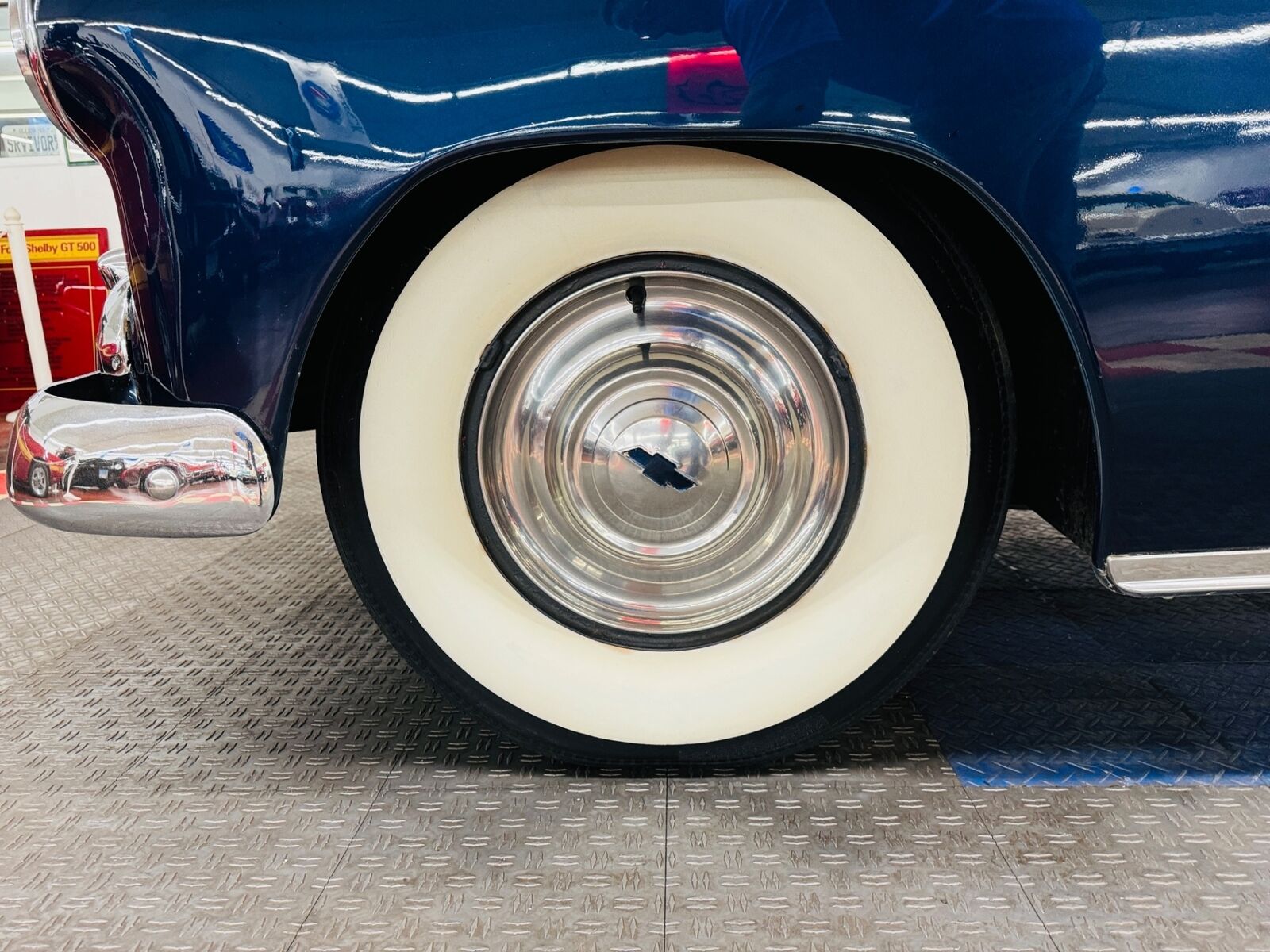 Chevrolet-Styleline-Deluxe-1952-SEDAN-21