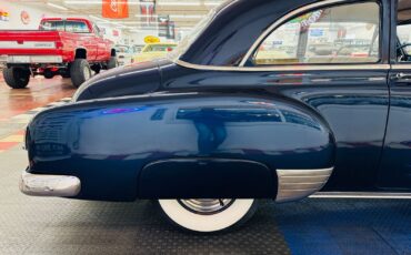 Chevrolet-Styleline-Deluxe-1952-SEDAN-24
