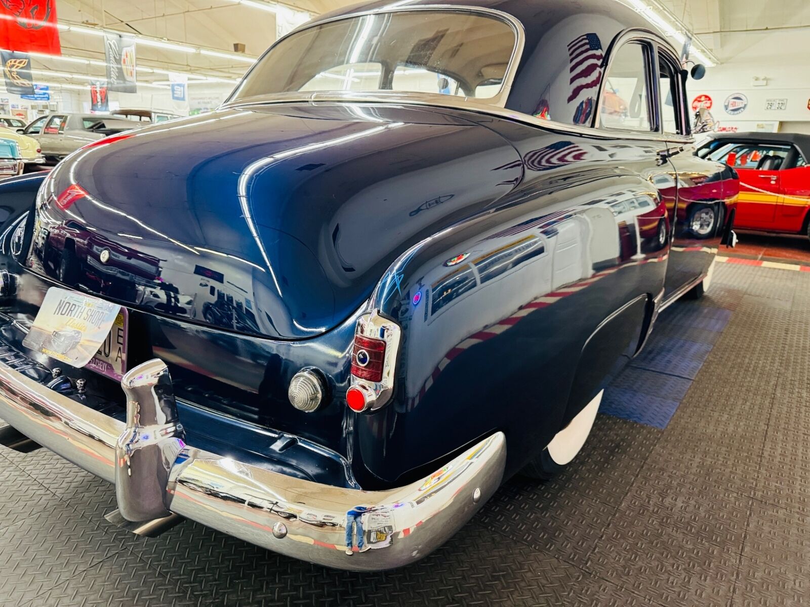 Chevrolet-Styleline-Deluxe-1952-SEDAN-27
