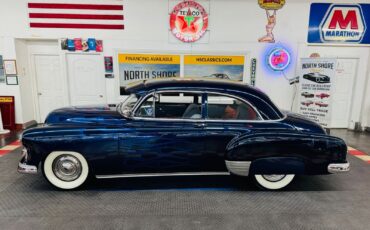 Chevrolet-Styleline-Deluxe-1952-SEDAN-3