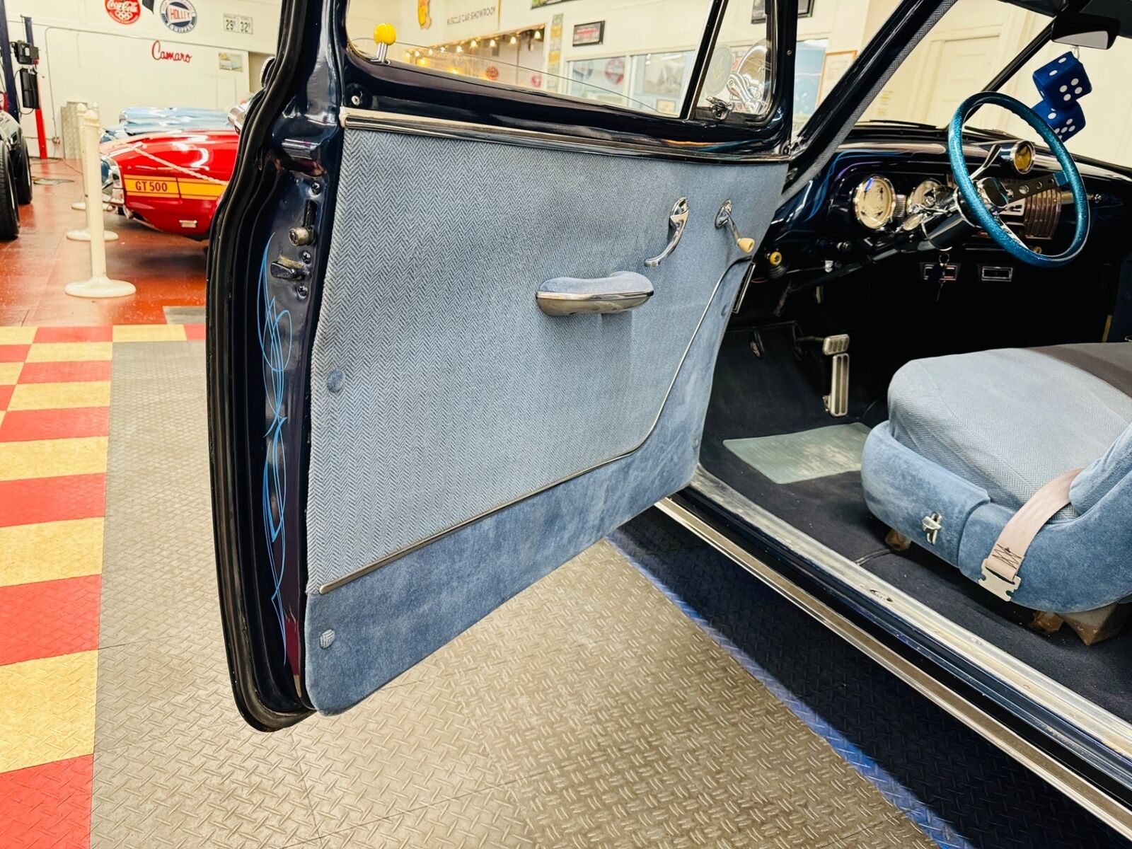 Chevrolet-Styleline-Deluxe-1952-SEDAN-36