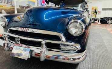 Chevrolet-Styleline-Deluxe-1952-SEDAN-8