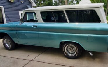 Chevrolet-Suburban-1965-SUV-1