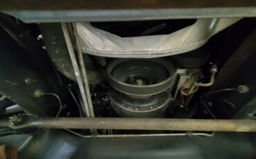Chevrolet-Suburban-1965-SUV-16