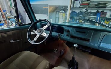 Chevrolet-Suburban-1965-SUV-20