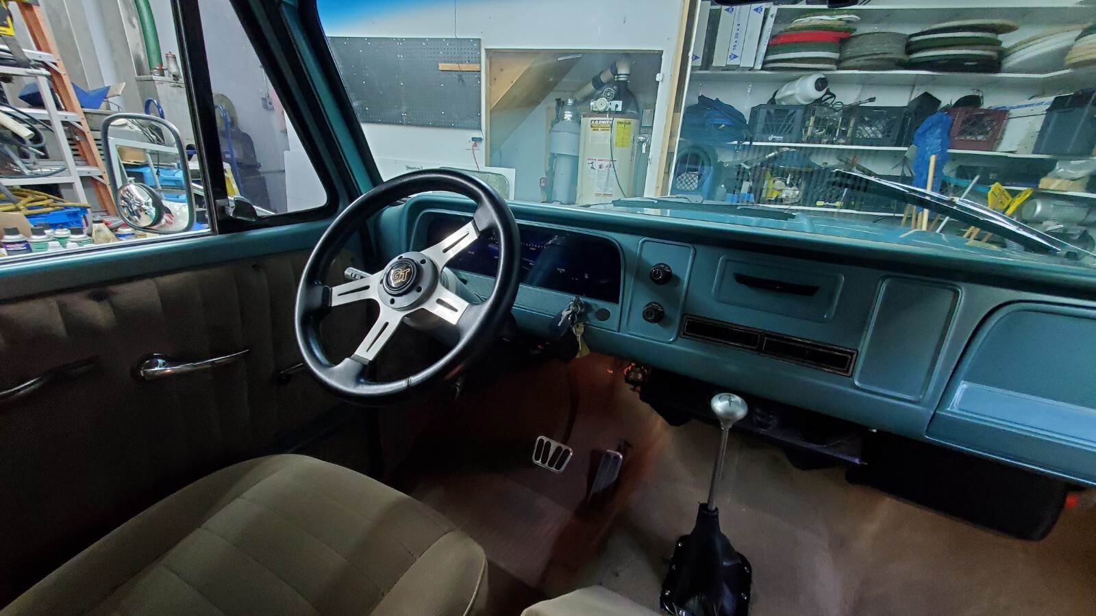 Chevrolet-Suburban-1965-SUV-20