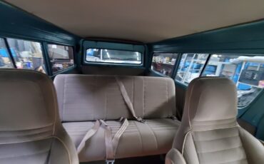 Chevrolet-Suburban-1965-SUV-21