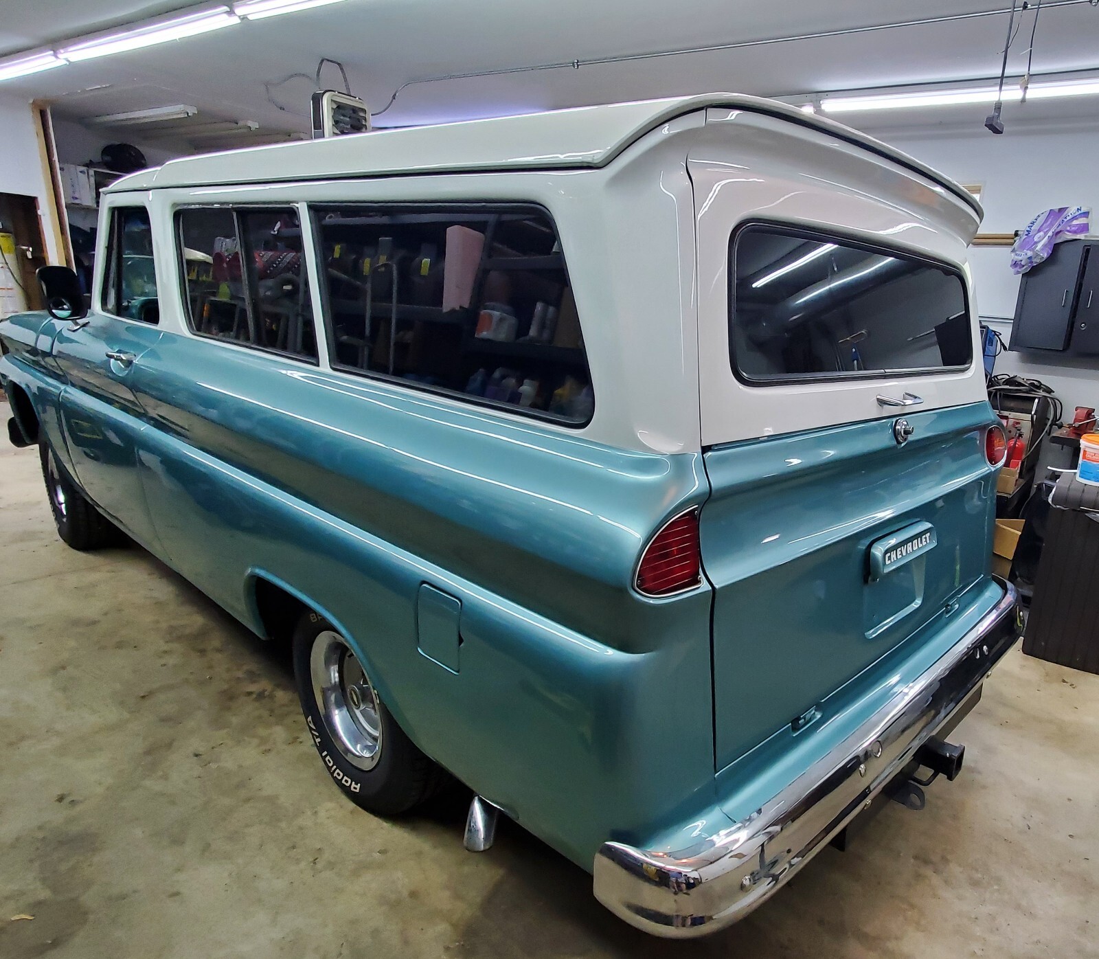 Chevrolet-Suburban-1965-SUV-29