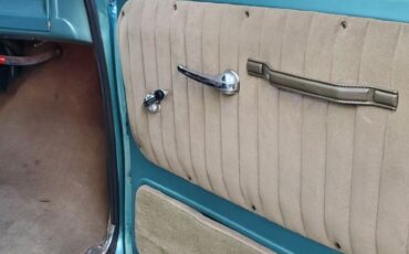 Chevrolet-Suburban-1965-SUV-3