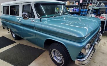 Chevrolet-Suburban-1965-SUV-31