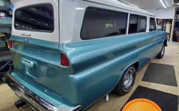 Chevrolet-Suburban-1965-SUV-32