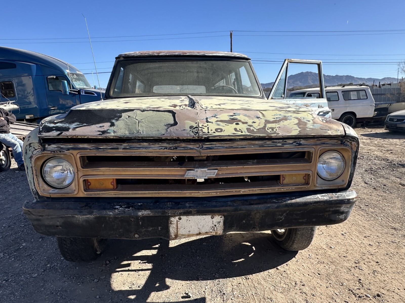 Chevrolet-Suburban-1967-4