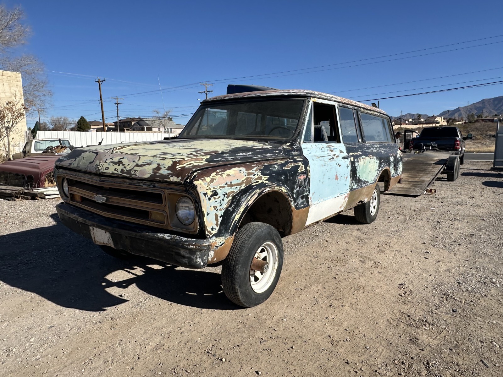 Chevrolet-Suburban-1967-5