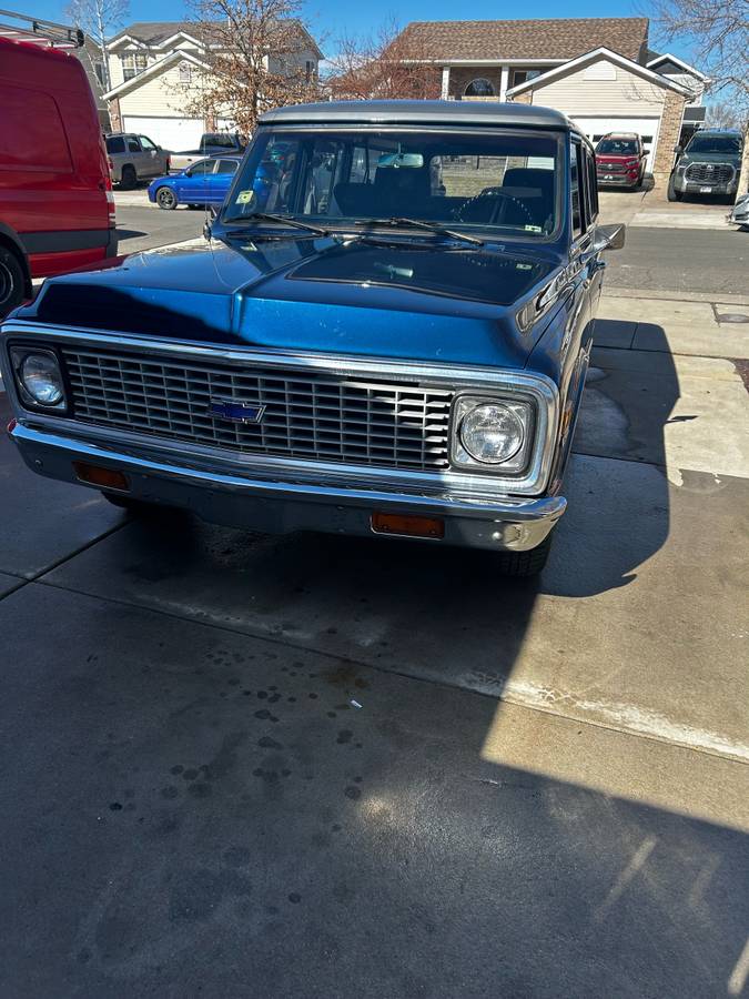 Chevrolet-Suburban-1971-blue-2