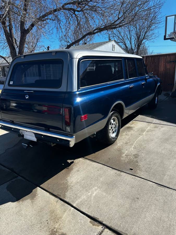 Chevrolet-Suburban-1971-blue-5