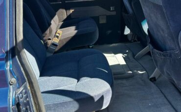 Chevrolet-Suburban-1971-blue-6