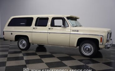 Chevrolet-Suburban-1973-SUV-18