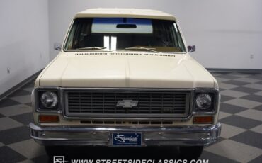 Chevrolet-Suburban-1973-SUV-21