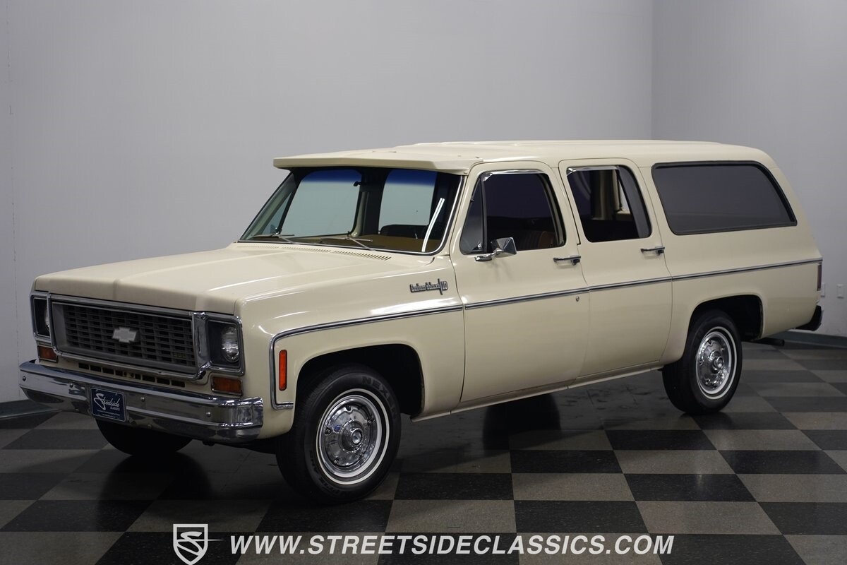 Chevrolet-Suburban-1973-SUV-22