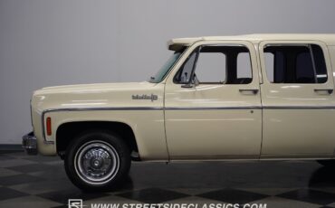 Chevrolet-Suburban-1973-SUV-25