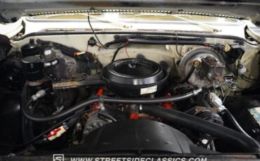 Chevrolet-Suburban-1973-SUV-3