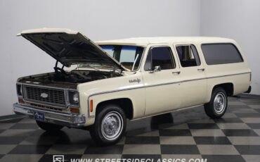 Chevrolet-Suburban-1973-SUV-34