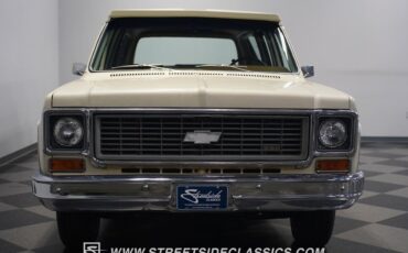 Chevrolet-Suburban-1973-SUV-5