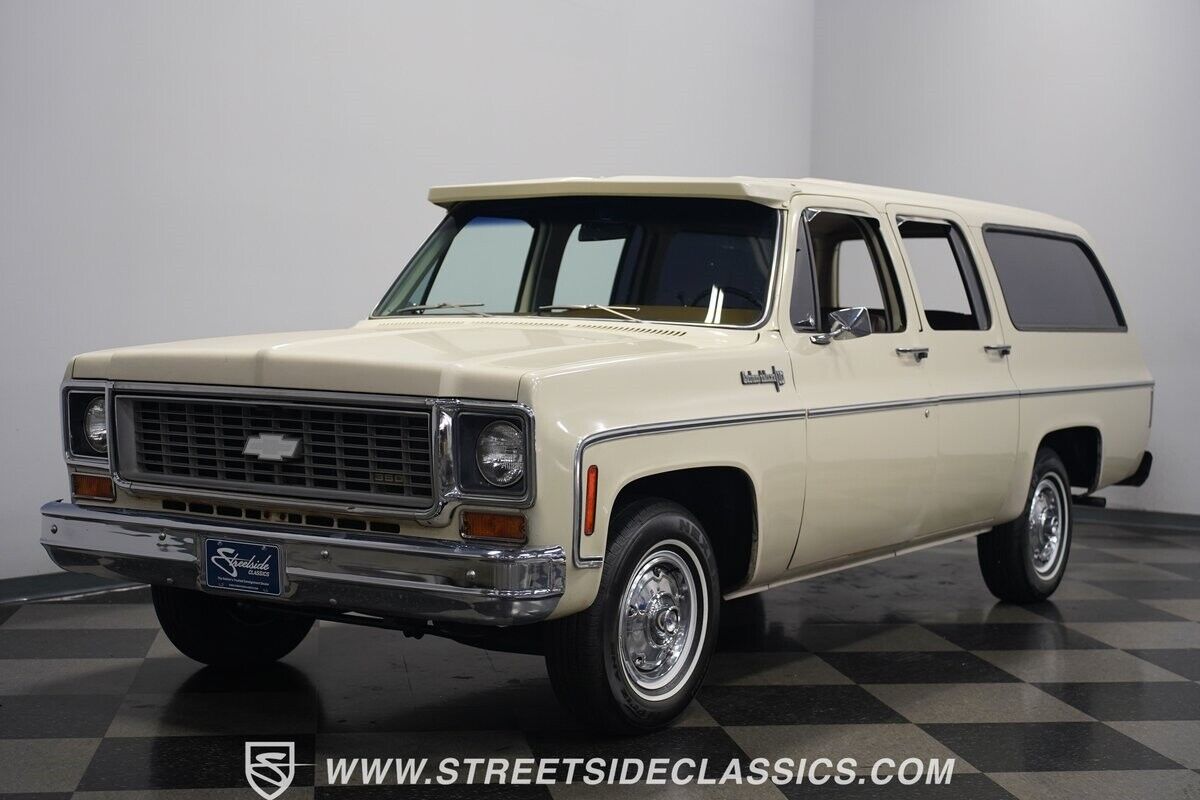 Chevrolet-Suburban-1973-SUV-6