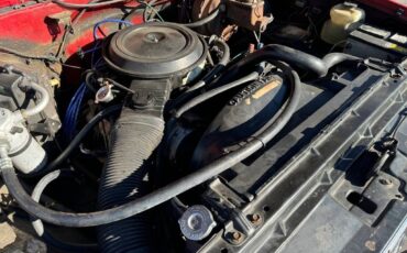 Chevrolet-Suburban-1984-red-10