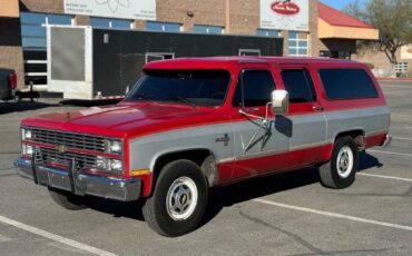 Chevrolet-Suburban-1984-red-19