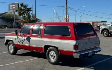 Chevrolet-Suburban-1984-red-20