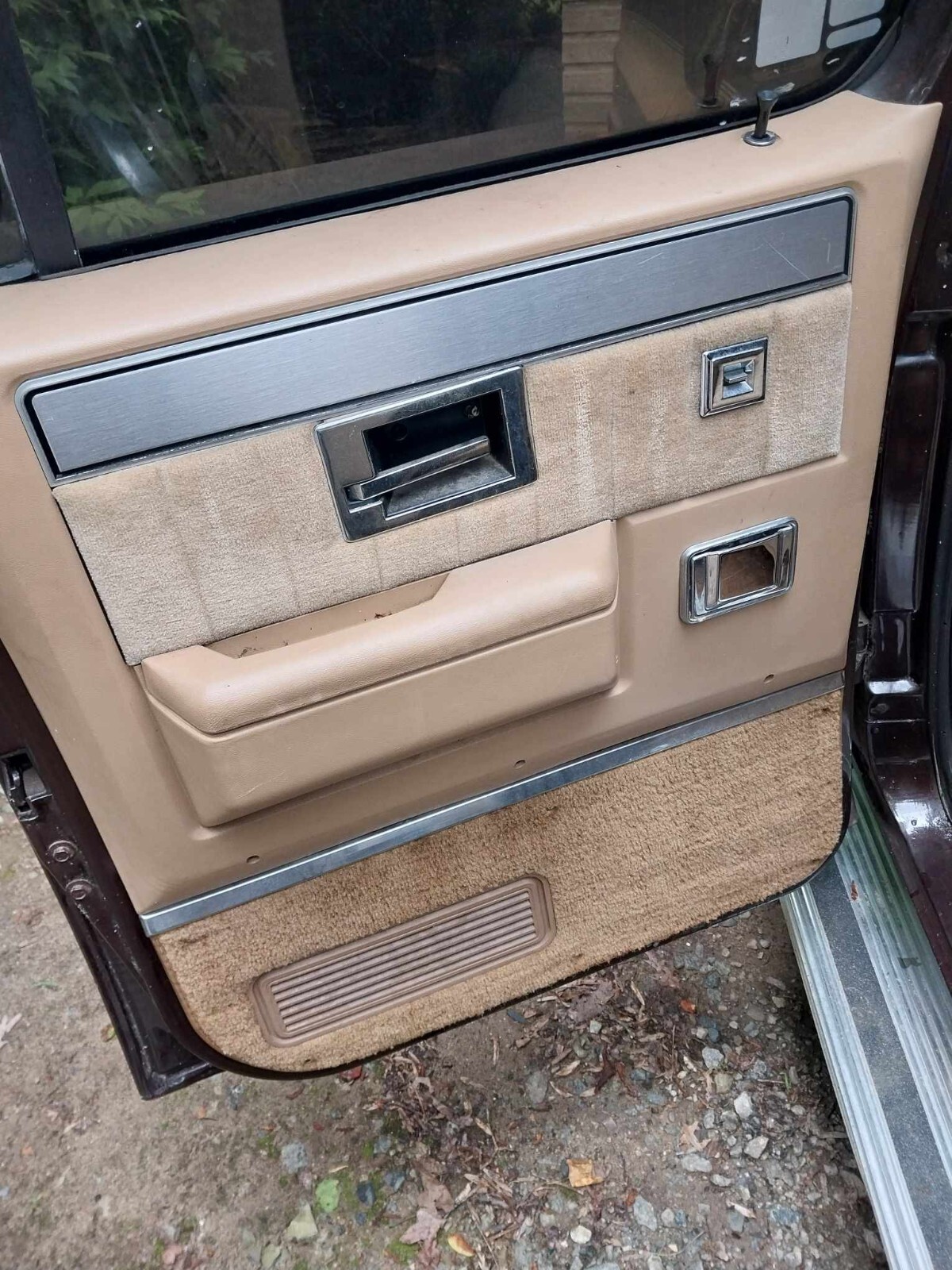 Chevrolet-Suburban-1985-20