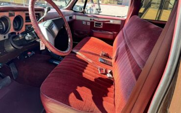 Chevrolet-Suburban-1985-brown-12