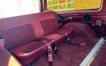 Chevrolet-Suburban-1985-brown-19