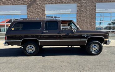 Chevrolet-Suburban-1985-brown-2